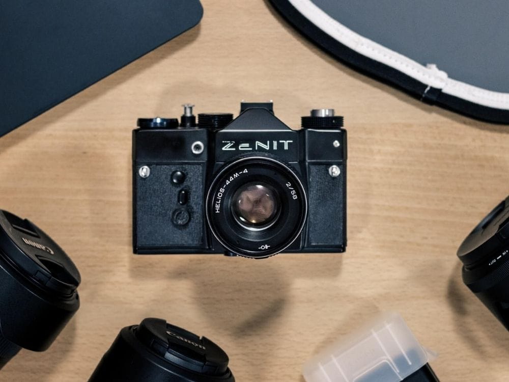 How to use grey cards and white balance to get accurate colors in your photographs